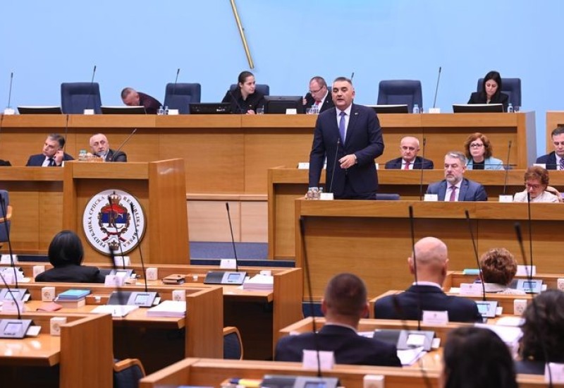 Dvije posebne sjednice NSRS: Na prvoj ostavka Minića, na drugoj novi sastav Vlade