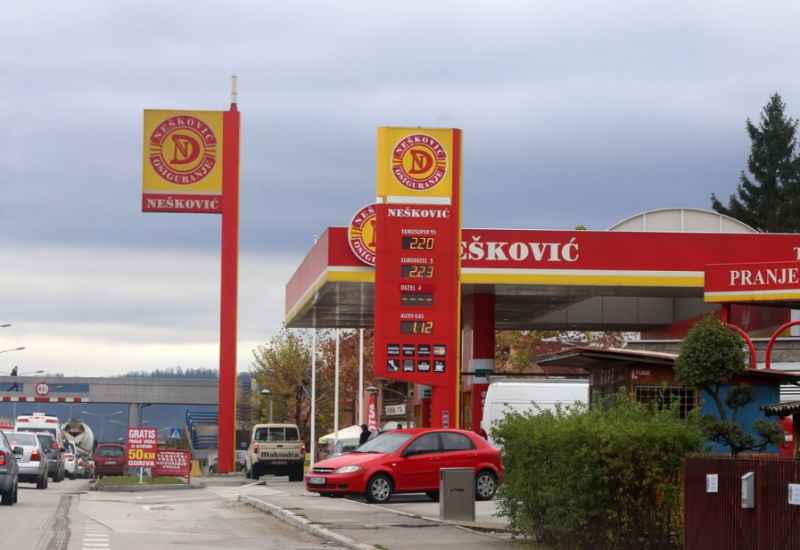Vlasnik lanca pumpi "Nešković" uplatio zaposlenima regres od 1 KM