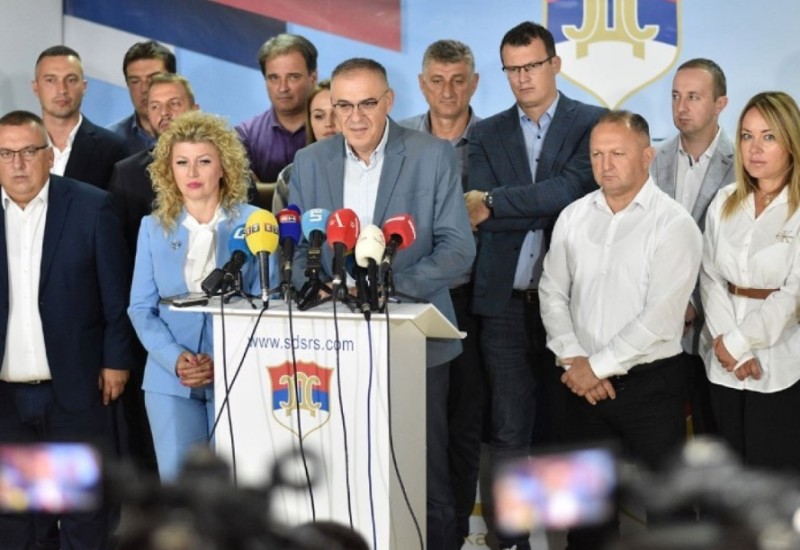 Koliko je stranaka nastalo iz SDS-a?