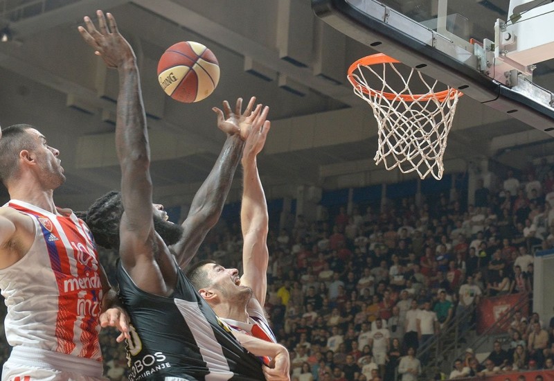 Zvezda pobijedila Partizan i izborila četvrtu utakmicu