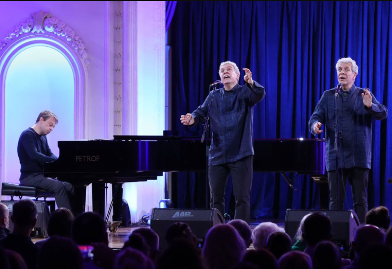 Braća Teofilovići i Matija Dedić prvi put zajedno na sceni