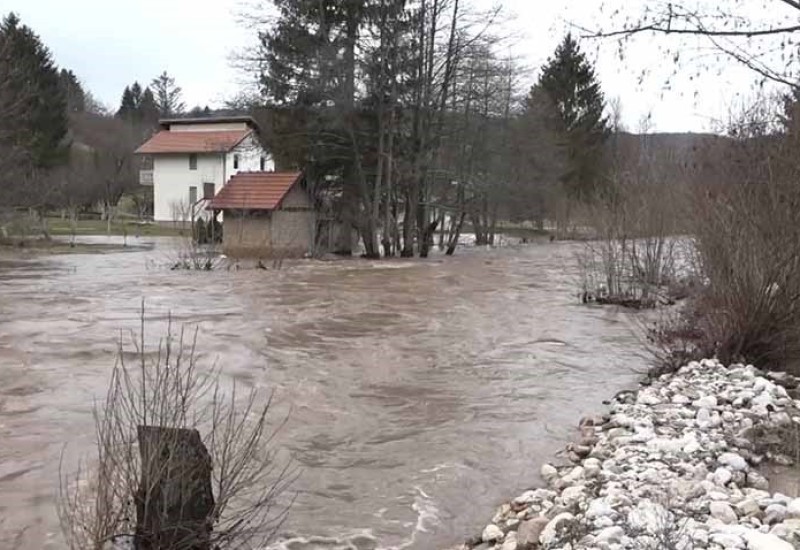 Stabilna situacija u poplavljenim područjima