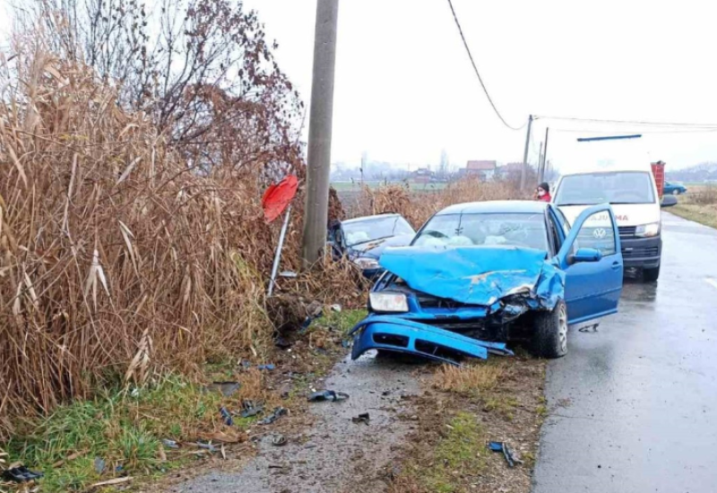 U žestokom sudaru jedna osoba poginula, druga teško povrijeđena