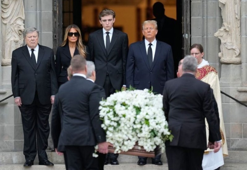 Sahranjena majka Melanije Tramp: Donald se zbog pokojne punice žestoko posvađao sa sudijom