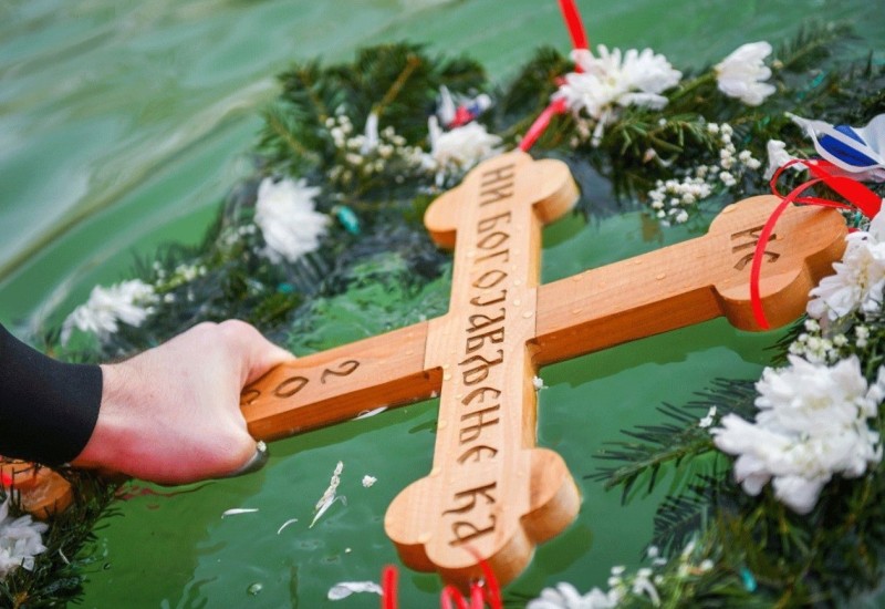 Zašto se na Bogojavljenje pliva za časni krst?