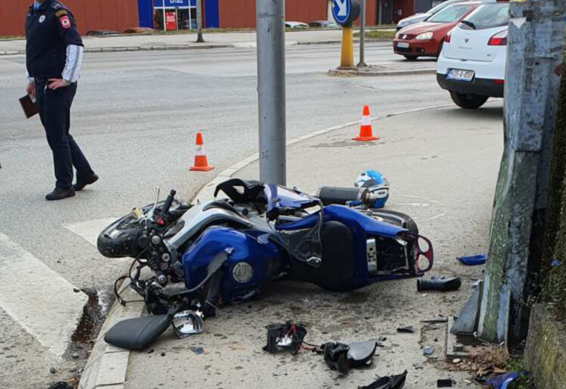 Detalji sudara u Banjaluci: Motocikista povrijeđen, prevezen na UKC RS
