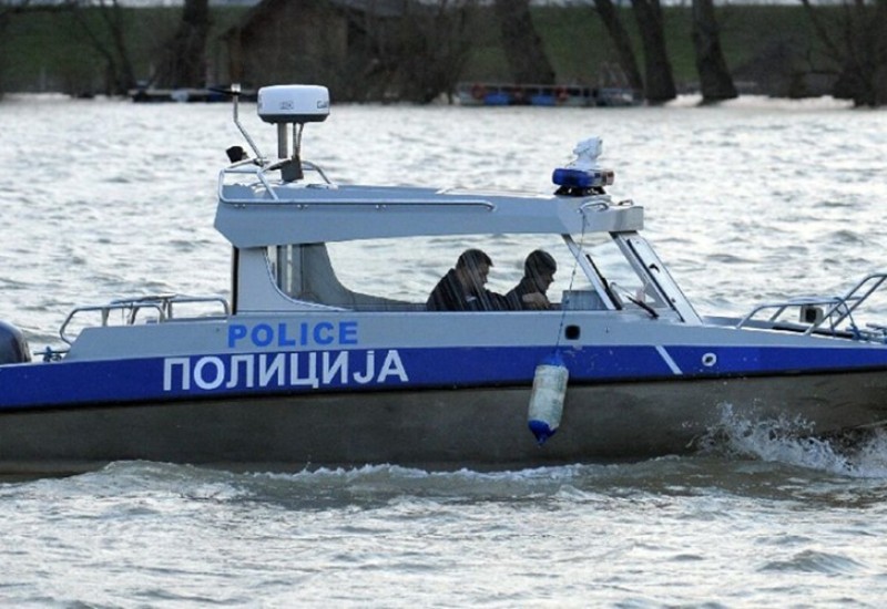 Tri osobe nestale kada se prevrnuo čamac na Adi huji
