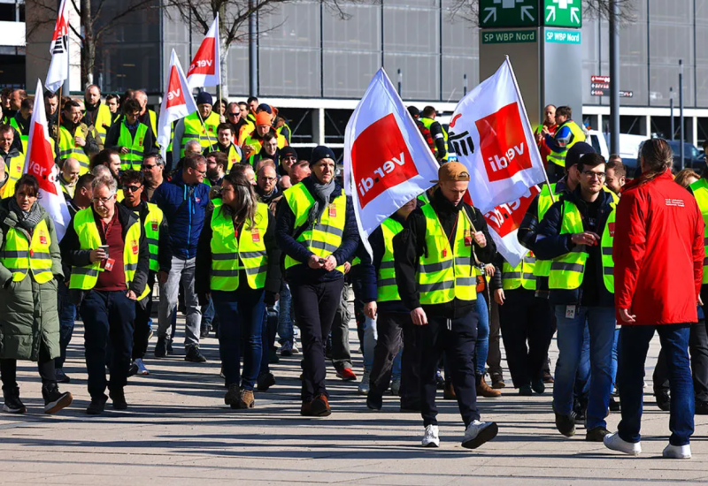 Štrajk upozorenja u javnom prevozu u Njemačkoj: obustavljeni autobusi i vozovi