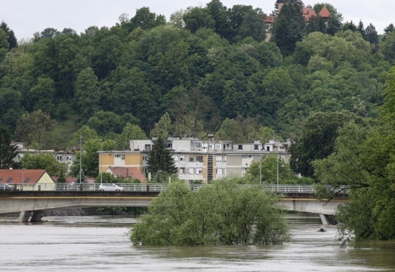 Vanredna situacija u Petrinji i Sisku, očekuje se porast Kupe do 10 metara