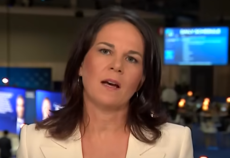 Analena Berbok dnevno trošila 250 evra na šminku