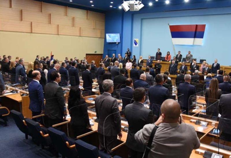 Mnogim političarima upitne fotelje