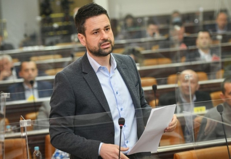 Amidžić: Neprihvatljivo izdvajanje basnoslovnih cifara za koncerte, a penzioneri ispaštaju
