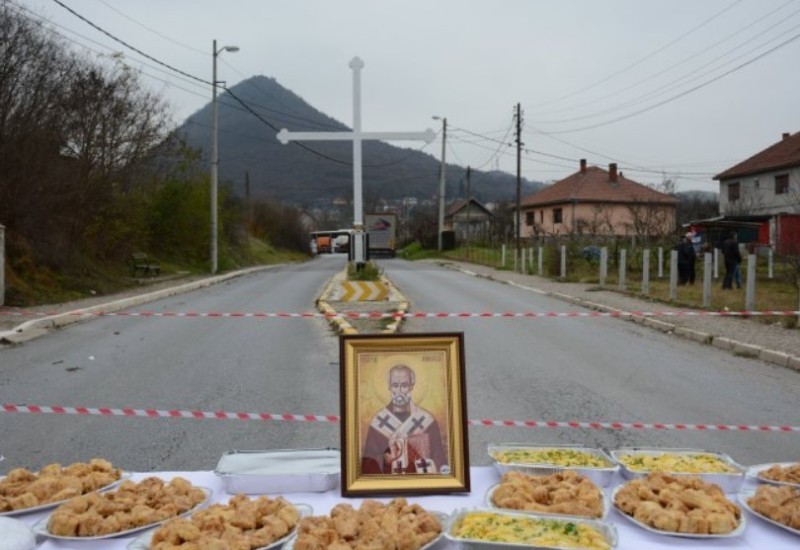 SLAVA NA BARIKADAMA: "Molimo Svetog Nikolu da nam da snagu da izdržimo"