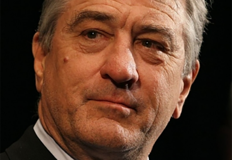 Žena uhapšena u krađi poklona ispod božićne jelke u stanu Roberta De Nira