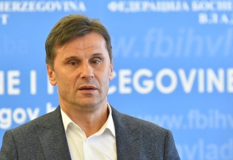 Novalić: Nemam kreditne kartice, uradio sam isto što i Tramp