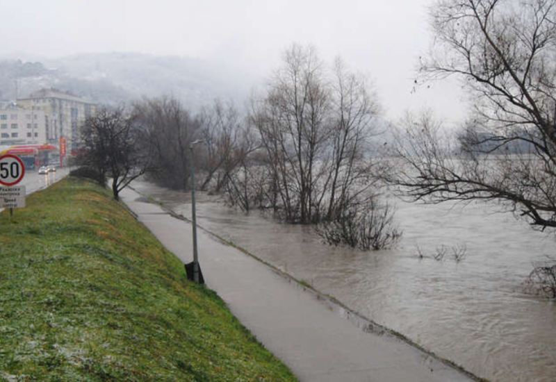 Na području Zvornika voda ušla u deset kuća, Drina trenutno u blagom opadanju