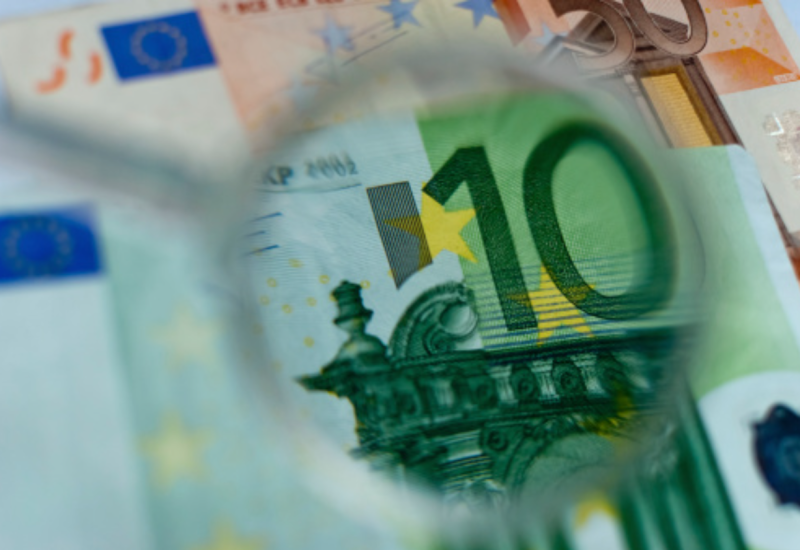 Osmorka optužena da je lažnim evrima plaćala ceh