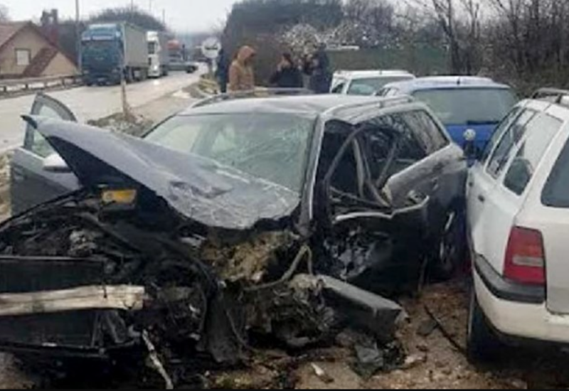 U stravičnoj nesreći stradao protođakon Vladimir, njegova supruga i djeca povrijeđeni