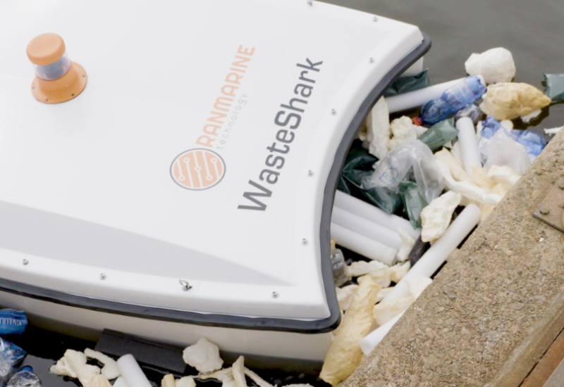 Robotska “ajkula” pomaže: Dnevno prikupi do 21.000 flaša iz rijeka (VIDEO)