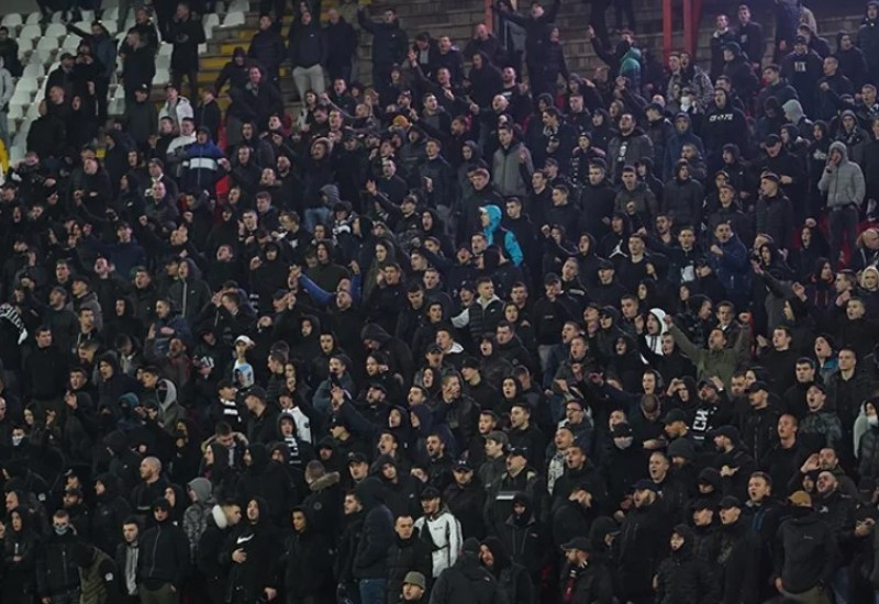 Bačena bomba na jednog od vođa navijača Partizana