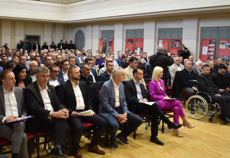 Nema ni kvoruma, ni kandidata za predsjednika: SDS opet odgodio ključnu sjednicu