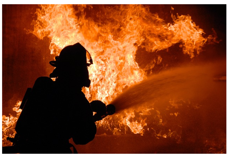 Uhapšen 73-godišnjak jer je paljenjem otpada izazvao požar kod Šibenika