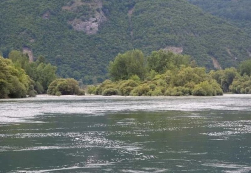 Dijete upalo u rijeku i nestalo, u toku potraga