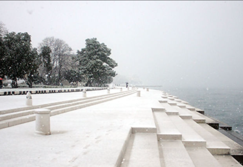 Snijeg u Dalmaciji, haos na cestama