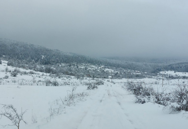 Put od Drvara do Glamoča neprohodan, srpska sela bez struje