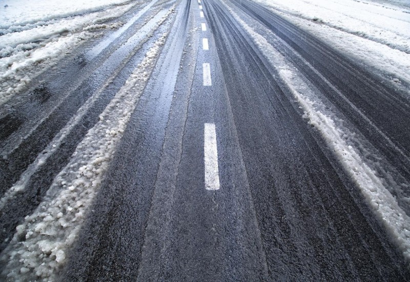 Poledica u višim predjelima, u kotlinama magla
