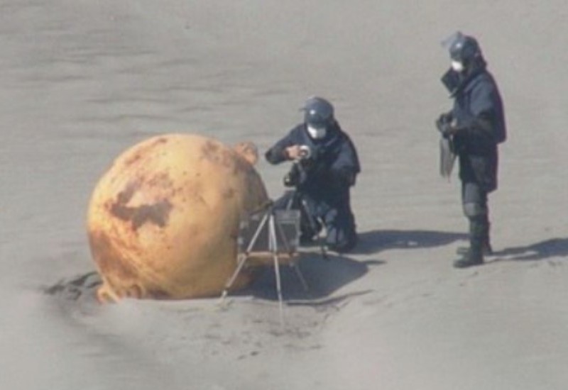 Misteriozna kugla na plaži u Japanu: Niko ne zna o čemu se radi (FOTO/VIDEO)