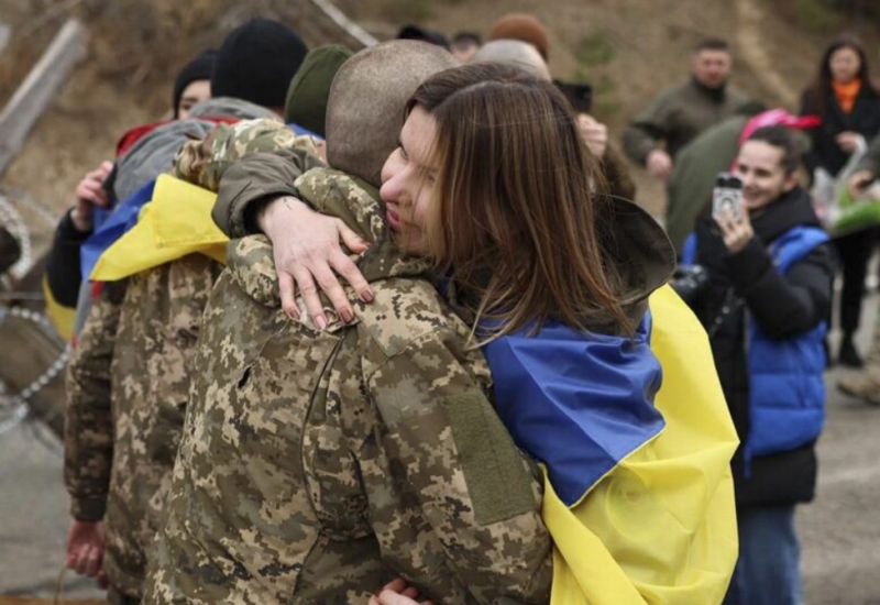 ČIZBURGERIMA PRIVLAČE REGRUTE? Ukrajinska vojska brzom hranom mami mlade da se pridruže vojsci (VIDEO)