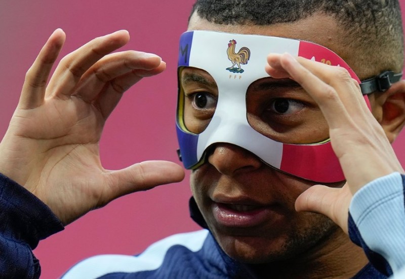 Mbape u nevjerovatnoj situaciji: Neće moći da igra s maskom