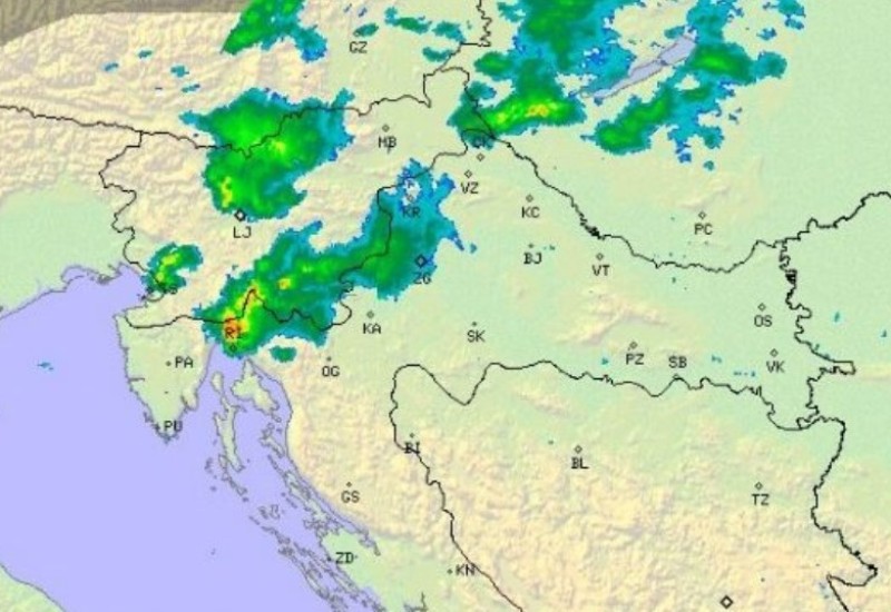 Nevrijeme krenulo sa zapada: Dvije snažne olujne ćelije blizu Slovenije, idu ka istoku