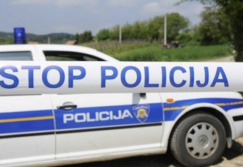 SISAK: Na radnike pala teška kamena ploča