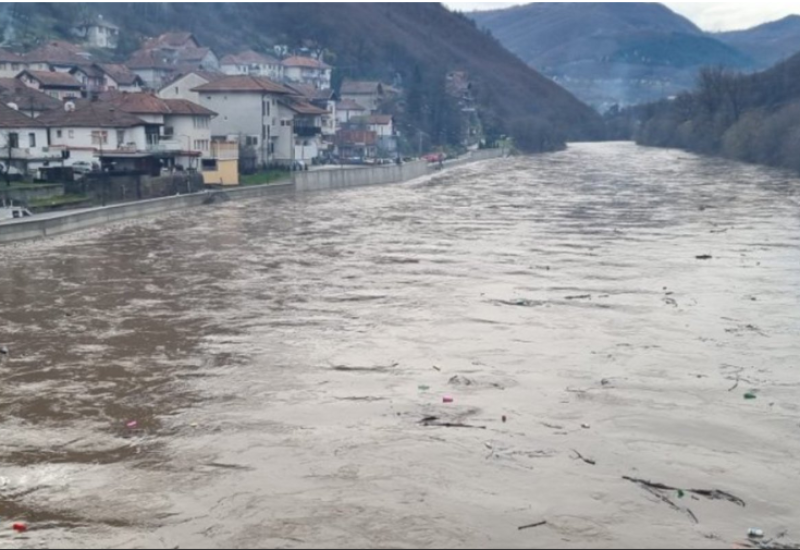 Rijeka Lim izlila se na tri lokacije u Prijepolju