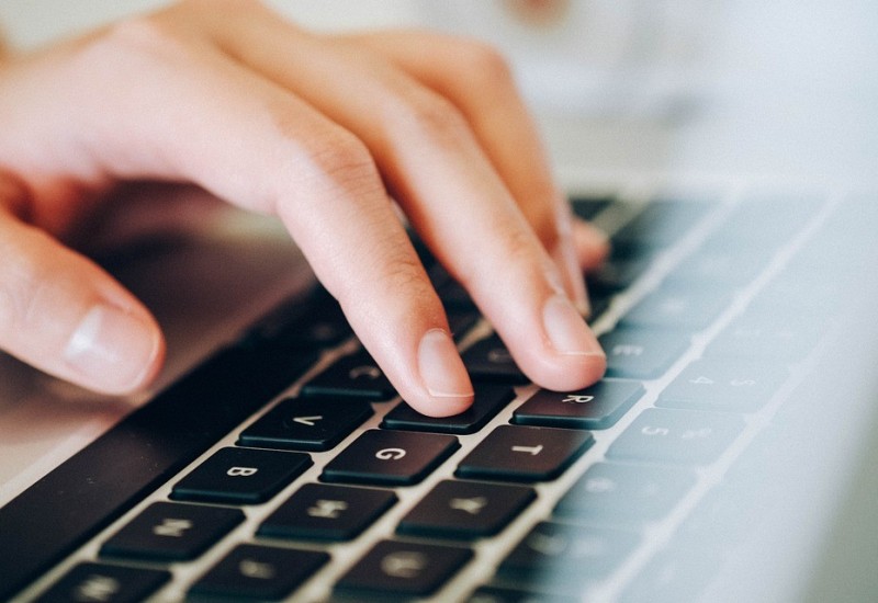 Policija privela maloljetnika zbog dojava o bombama