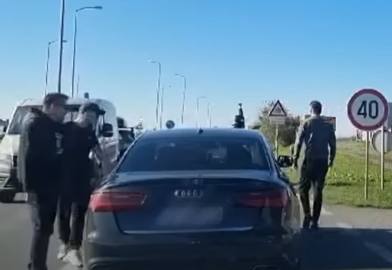 Policija sve gledala i pustila napadače: U Vukovaru napadnuto vozilo sa srpskim tablicama VIDEO