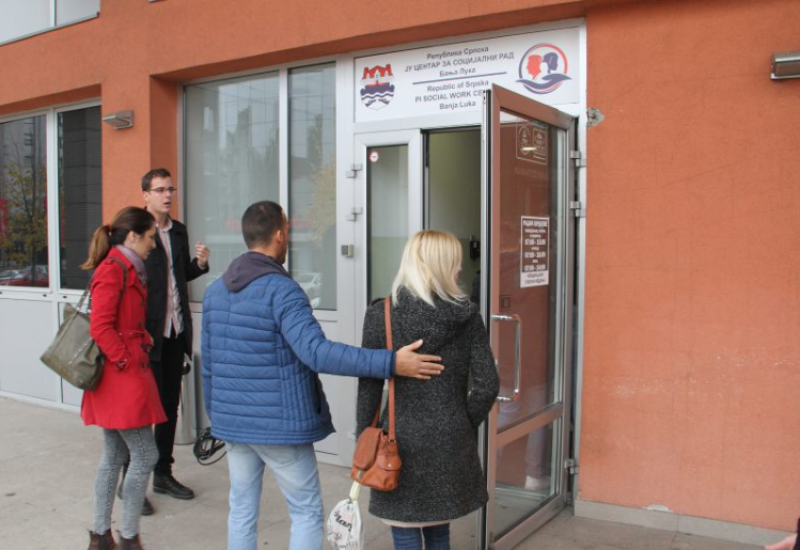 Zaposleni u Centru za socijalni rad nisu dobili novembarsku platu