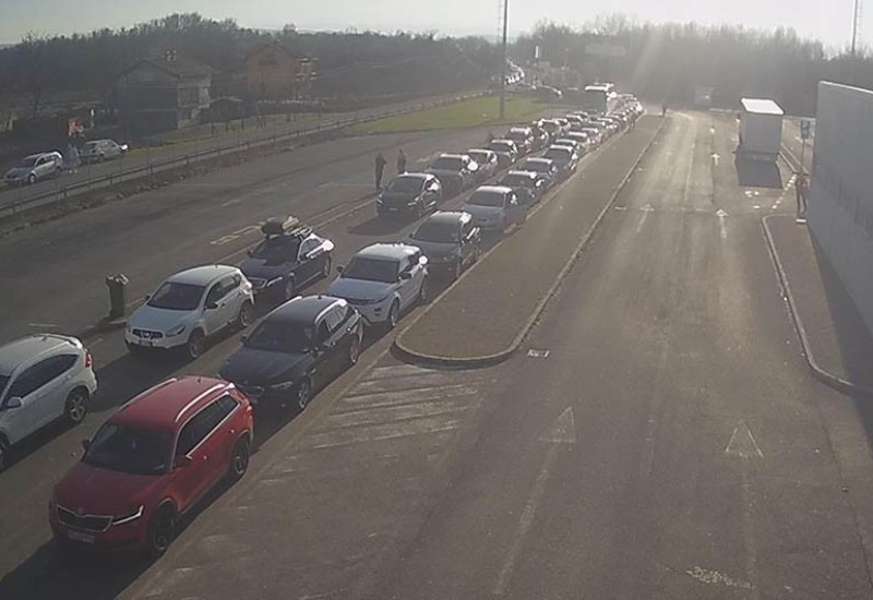 Pojačan intenzitet saobraćaja na više prelaza