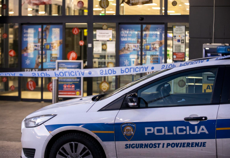 Kupio vozačku dozvolu: U kafiću na granici sa BiH dao 1.200 evra
