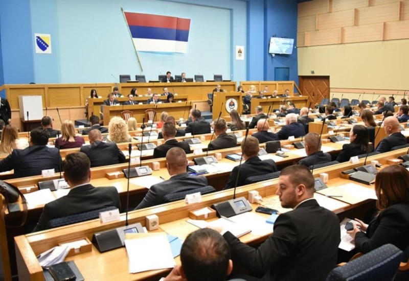 Rasprava u parlamentu! Za Žunića RS poštuje slobodu govora, Crnatku neprihvatljiva kriminalizacija klevete