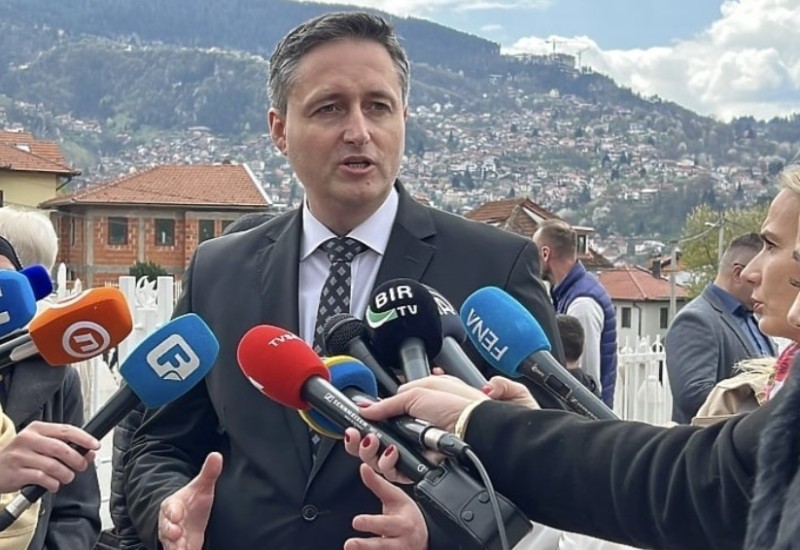 Bećirović poručio Dodiku: Ne igraj se vatrom