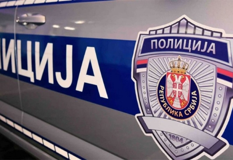 Mladić povređen sjekirom ispred kineskog tržnog centra