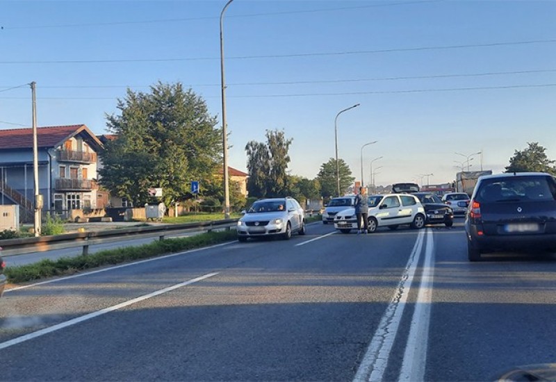 Saobraćajna nezgoda na magistralnom putu Banja Luka-Laktaši