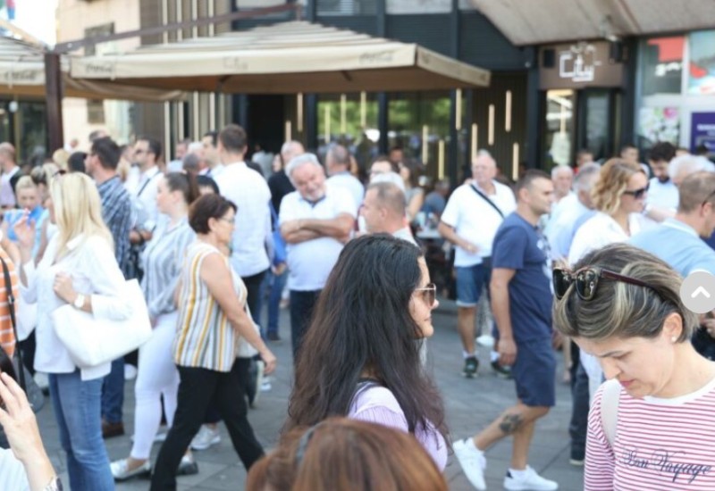FUNKCIONERSKA KAMPANJA Građani prodaju glas za 50 KM, asfalt i banderu