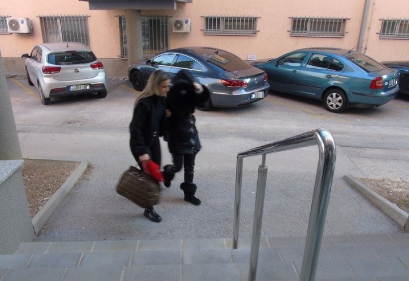 Uhapšeni službenici UIO pred tužiocem