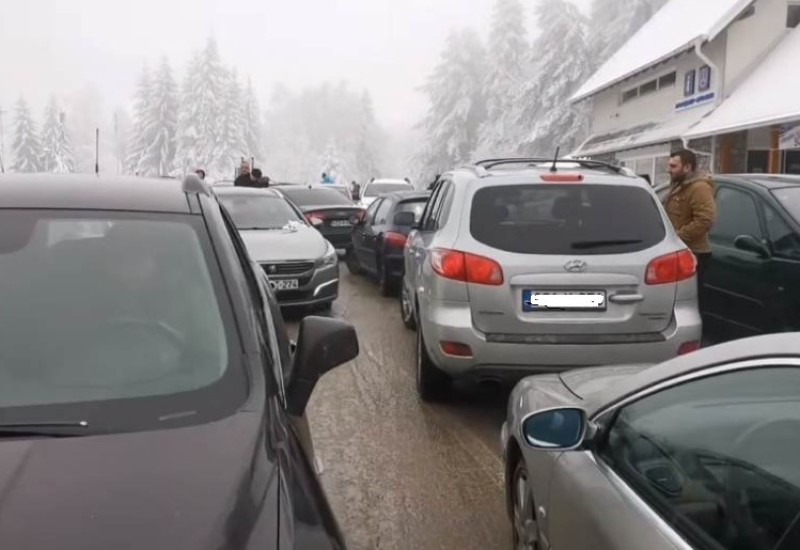 NP "Kozara" o jučerašnjem kolapsu: Mrakovicu posjetilo 3.300 ljudi, žao nam je zbog gužve (VIDEO)
