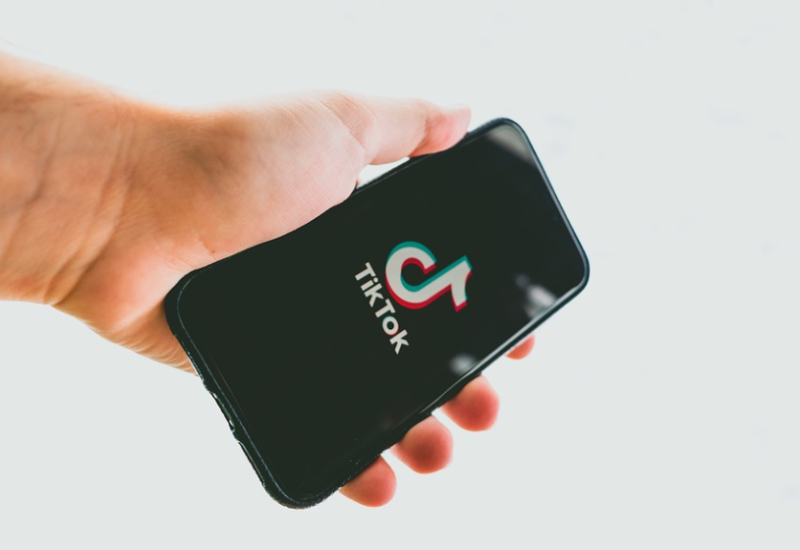 Nema Tiktoka na poslu: Evropska komisija radnicima zabranila ovu aplikaciju