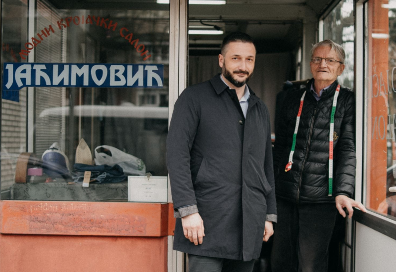 I zanatlije su Banjaluka: Ninković obećao pomoć starom banjalučkom krojaču (FOTO)